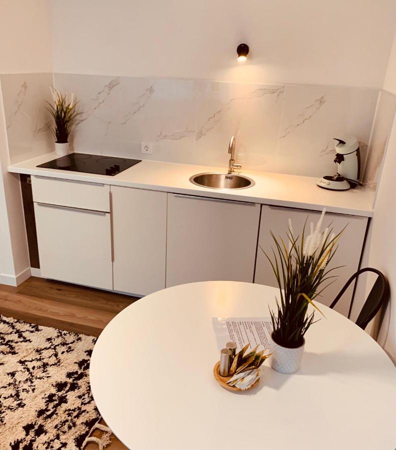 Gaestehaus Zur Uni Klinik Exklusives Apartment Mit Kueche Und Badezimmer Homburg (Saar) Exterior foto